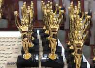 Gold überzogene kundenspezifische Trophäen-Cup-Metalllegierungs-materielle Art für Sieger