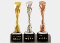 Farben des unregelmäßige Form-Metalltrophäen-Schalen-Kunst-sammelbare Gebrauchs-drei verfügbar